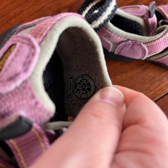 Keen Newport Pink Sandals- Sz. 5 - Picture 6 of 6